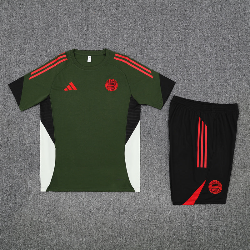 Maglia da allenamento e pantaloncini del Bayern Bambino 25/26