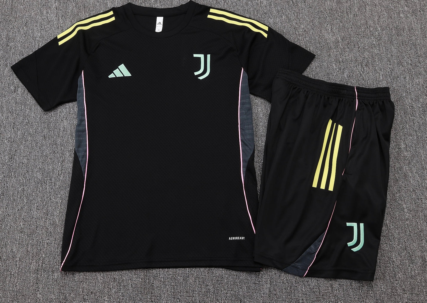 Kit allenamento Juventus 25/26