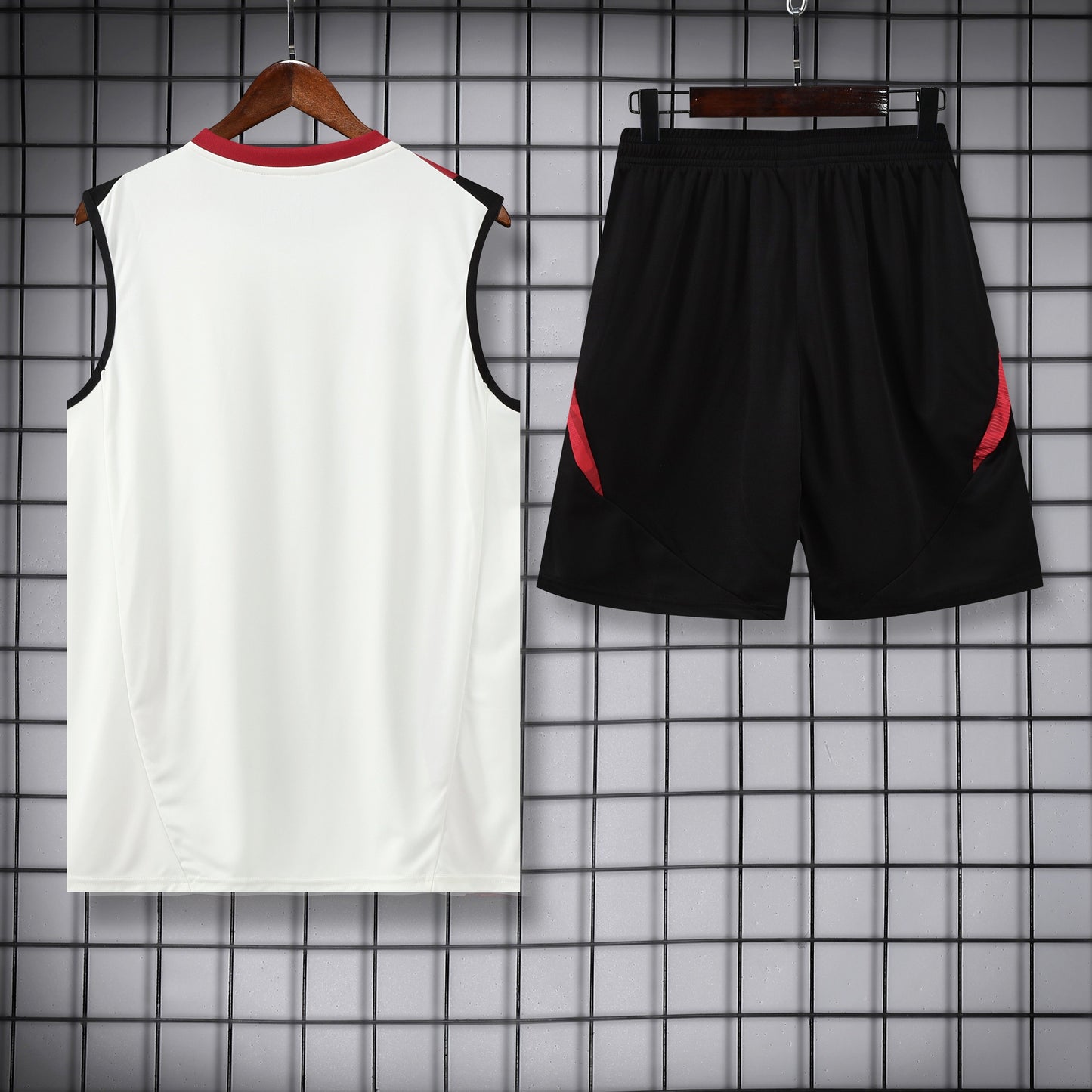 Maglia da allenamento e pantaloncini del Manchester United 25/26