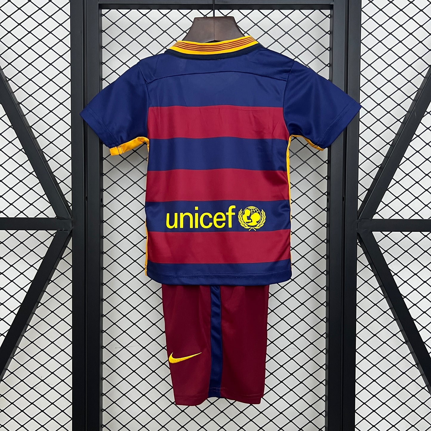 T-shirt e Pantaloncini per Bambino FC Barcelona Retro 15/16