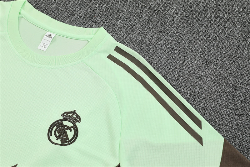 Maglia e Pantaloncini pre-allenamento Real Madrid Bambino 25/26