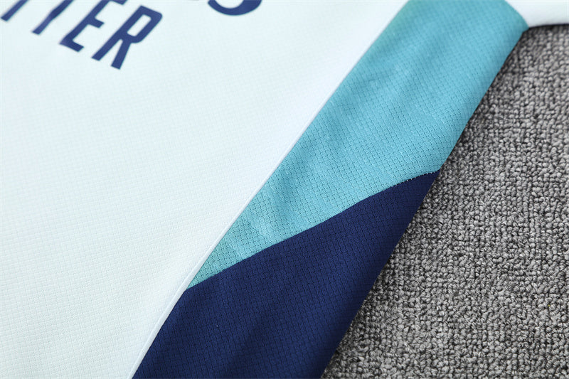 Maglia da allenamento e pantaloncini del Arsenal 25/26