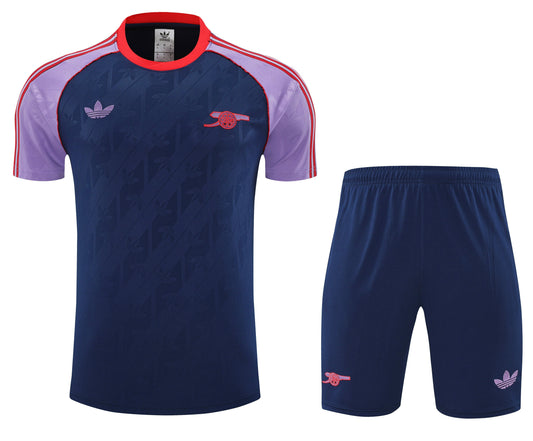 Maglia da allenamento e pantaloncini del Arsenal 24/25