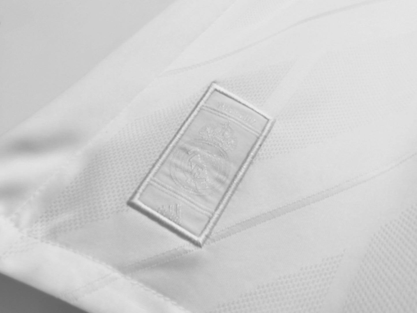 Maglia del Real Madrid Retro 2017/18 - Con Patch