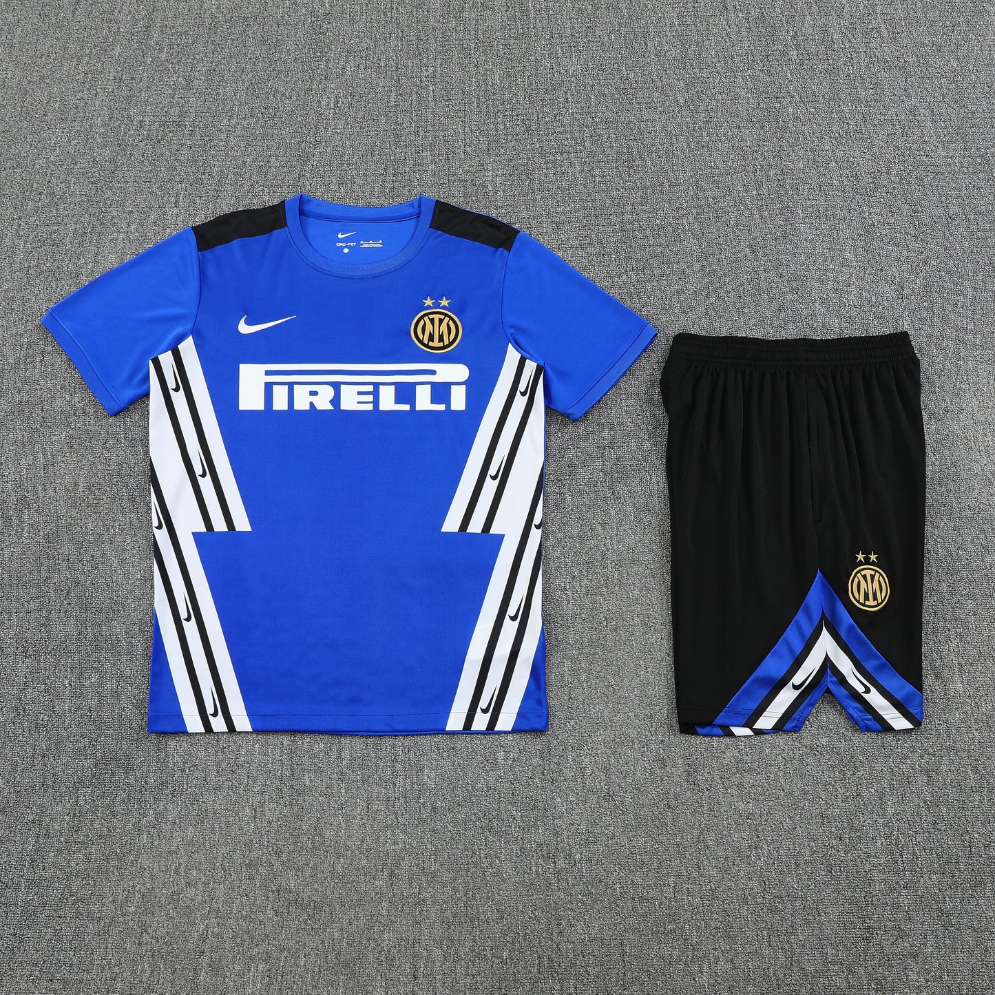Maglia e Pantaloncini pre-allenamento Inter 25/26