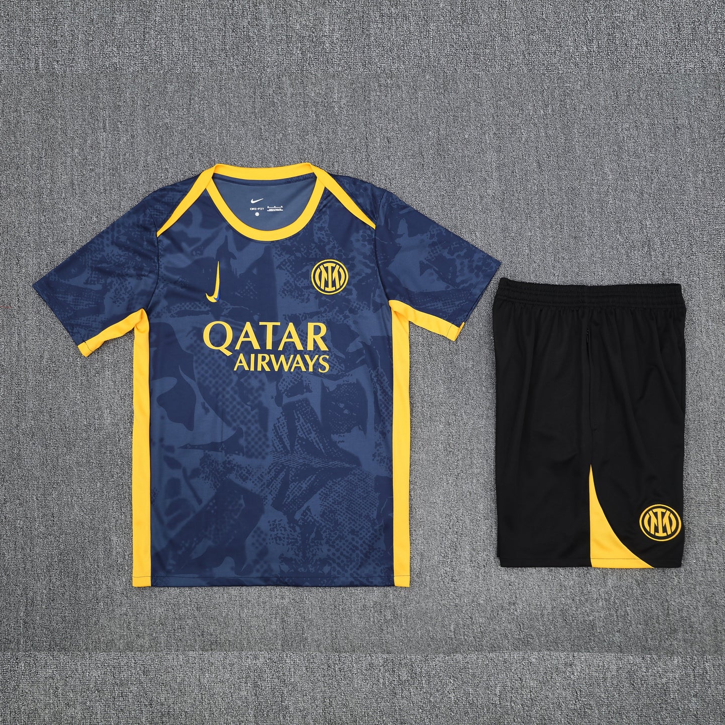 Maglia e Pantaloncini pre-allenamento Inter 25/26
