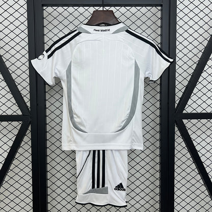 T-shirt e Pantaloncini Bambino Real Madrid Retro Home 06/07