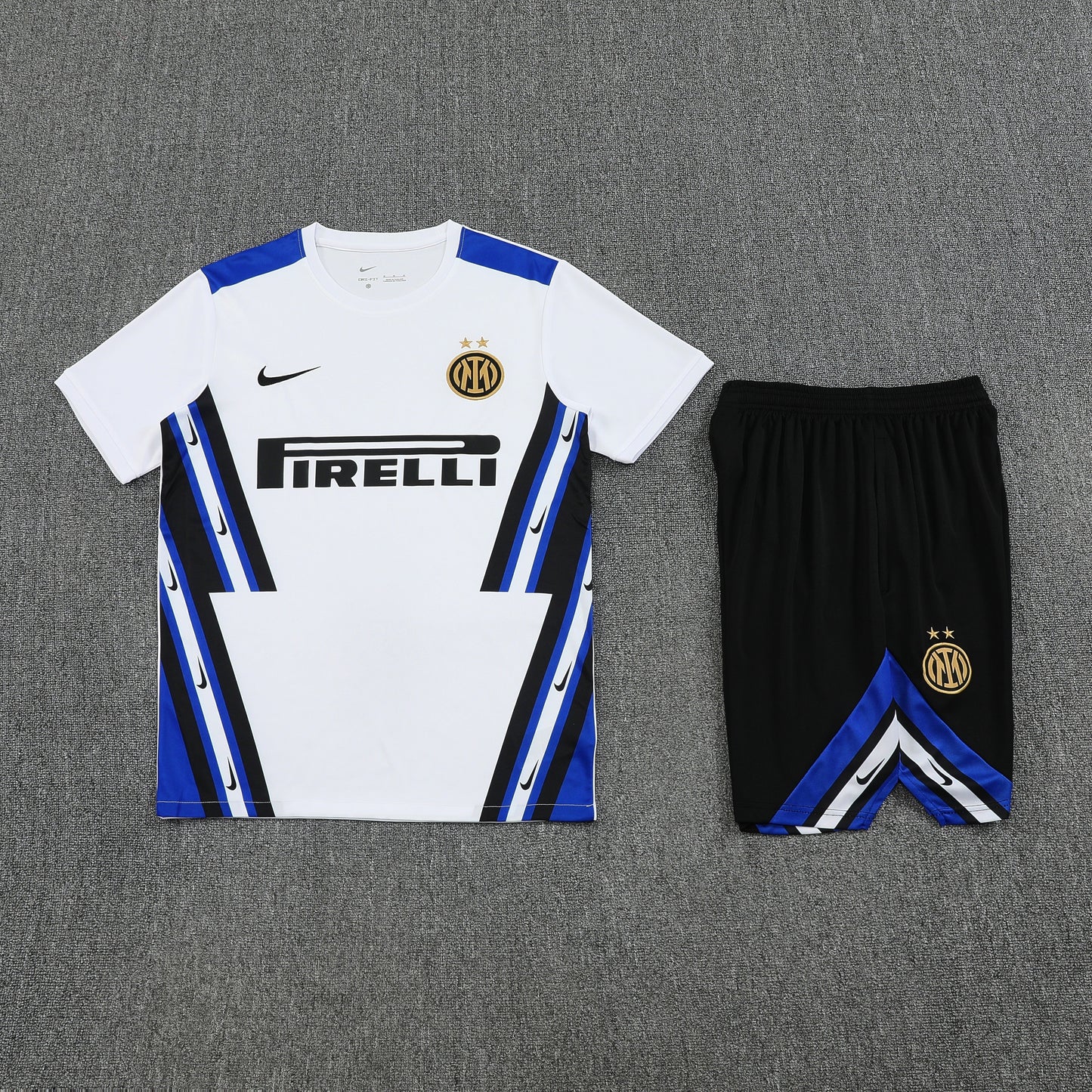 Maglia e Pantaloncini pre-allenamento Inter 25/26