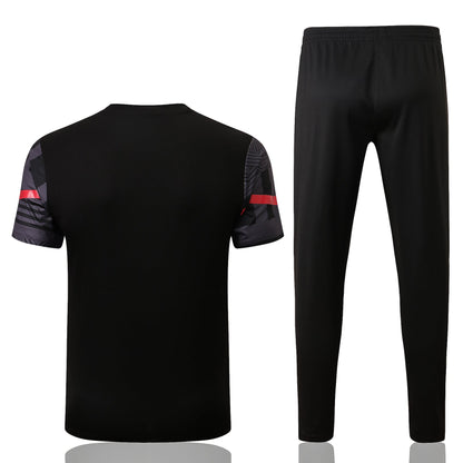 Maglia e Pantaloni Milan